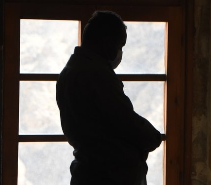 Foto - Uçurum kıyısında ibadet! Görenler hayrete düşüyor