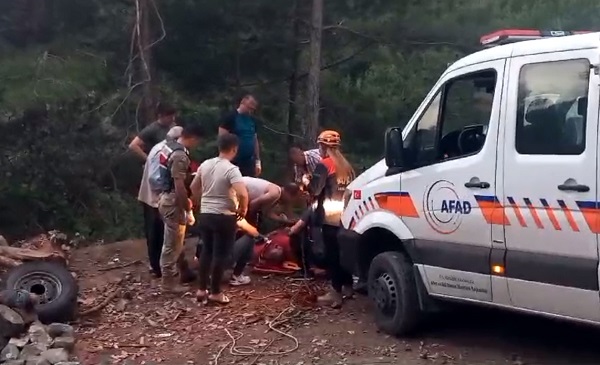 Uçuruma düşen kişi böyle kurtarıldı