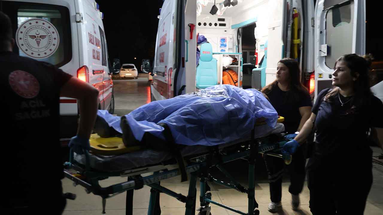 Uçuruma yuvarlanan otomobili fark ettiler! Jandarma dikkati sayesinde ormanlık alanda can pazarı!