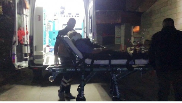 Foto - Uçuruma yuvarlanıp ters dönen araçtan yaralı kurtuldular