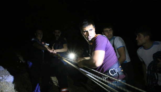 Foto - Uçurumda mahsur kaldı... Film gibi kurtarma operasyonu