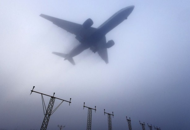 Foto - Uçuşunuz varsa biletlerinizi kontrol edin! Sabiha Gökçen Havalimanı'nda yoğun sis nedeniyle yarın uçuşlar iptal! 