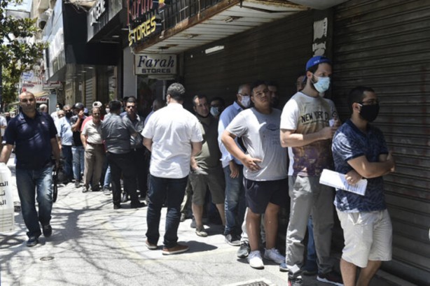 Foto - Ucuz dolara akın ettiler