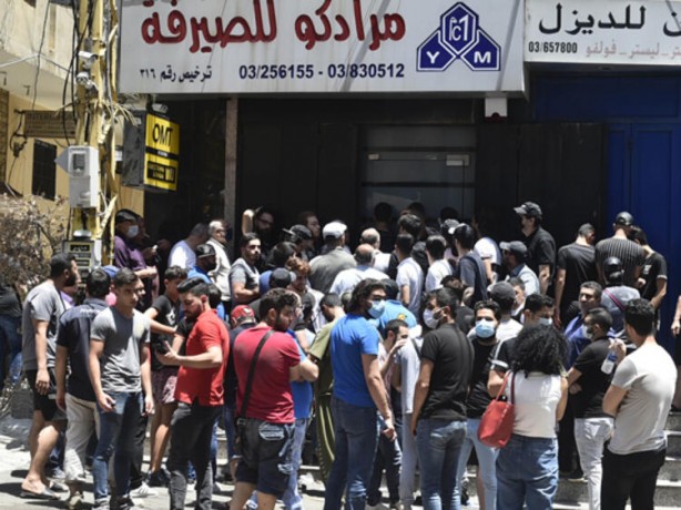 Foto - Ucuz dolara akın ettiler