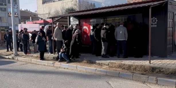 Foto - Ucuz et kuyruğu uzadıkça uzadı! Şok bir kararla kilosunu 195 TL'den satmaya başladılar! Vatandaş koşa koşa soluğu orada aldı