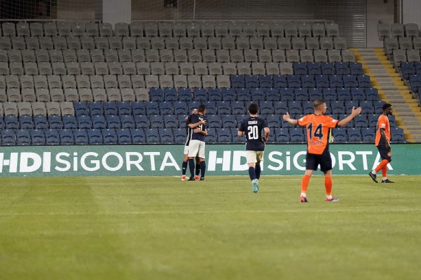UEFA Konferans Ligi 2. Ön Eleme Turu: Başakşehir: 6 - La Fiorita: 1