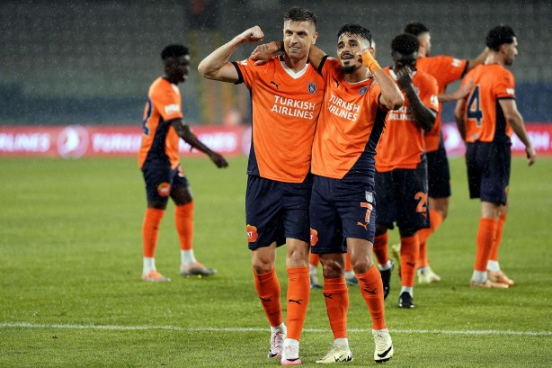 Foto - UEFA Konferans Ligi 2. Ön Eleme Turu: Başakşehir: 6 - La Fiorita: 1