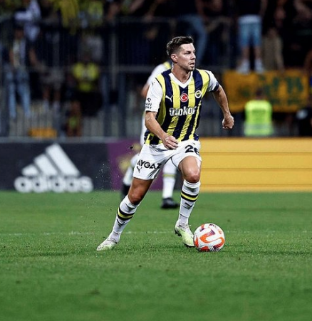 Foto - UEFA Konferans Ligi öncesi Fenerbahçe'de büyük deprem... Bir bu eksikti: İsmail Kartal ne yaptı böyle?