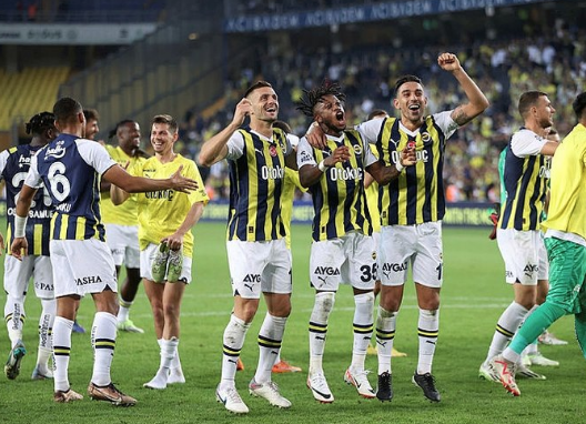 Foto - UEFA Konferans Ligi öncesi Fenerbahçe'de büyük deprem... Bir bu eksikti: İsmail Kartal ne yaptı böyle?