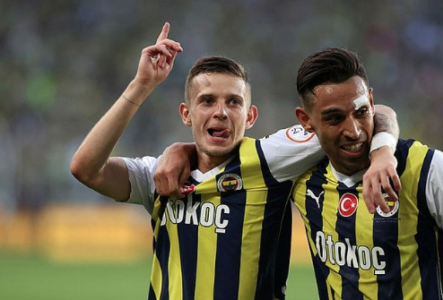 Foto - UEFA Konferans Ligi öncesi Fenerbahçe'de büyük deprem... Bir bu eksikti: İsmail Kartal ne yaptı böyle?