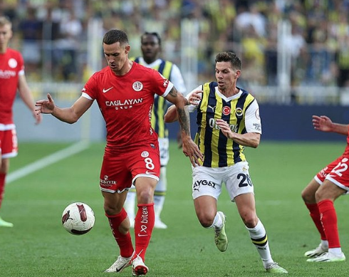 Foto - UEFA Konferans Ligi öncesi Fenerbahçe'de büyük deprem... Bir bu eksikti: İsmail Kartal ne yaptı böyle?