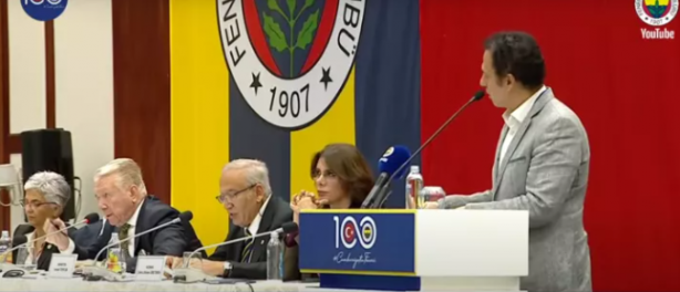 Foto - Uğur Dündar çıldırdı! Kürsüden böyle indirildi