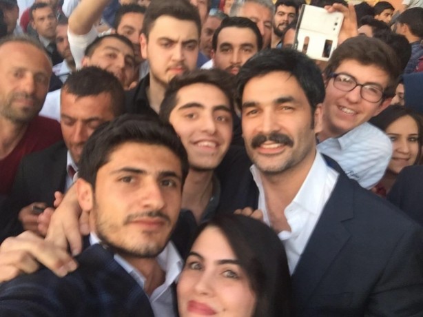 Foto - Uğur Işılak'a büyük ilgi