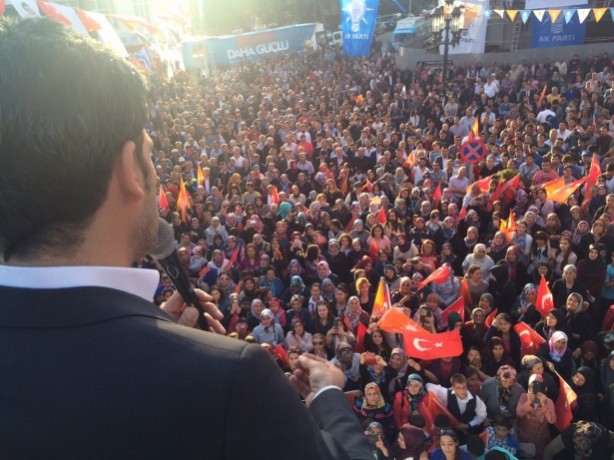 Uğur Işılak'a büyük ilgi