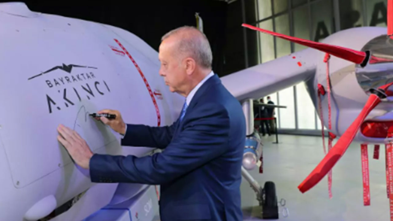 Foto - Üke şokta: Türkiye 2000 kilometre menzilli füze yapıyor! İHA'lar havadan inmiyor: Menzilin hedefindeyiz