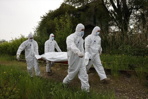 Ukrayna öldürülen Rus askerinin cesetlerini vagonlarda saklıyor