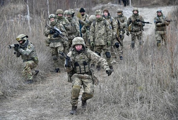 Foto - Ukrayna-Rusya gerilimi sürüyor! Eli silah tutan herkes askere çağrılıyor