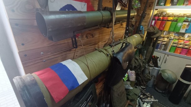 Foto - Ukrayna'da Rus silahları satışa çıkarıldı