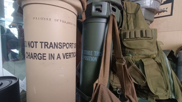 Foto - Ukrayna'da Rus silahları satışa çıkarıldı