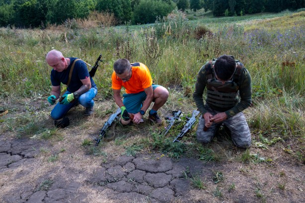 Foto - Ukrayna’da sivillere silah eğitimi