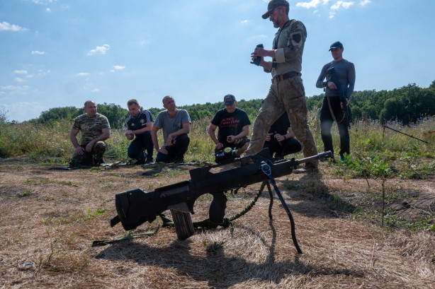 Foto - Ukrayna’da sivillere silah eğitimi