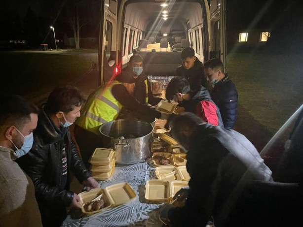 Foto - Ukrayna'daki savaştan kaçıp Almanya'ya gelenlere, Türkler sahip çıktı