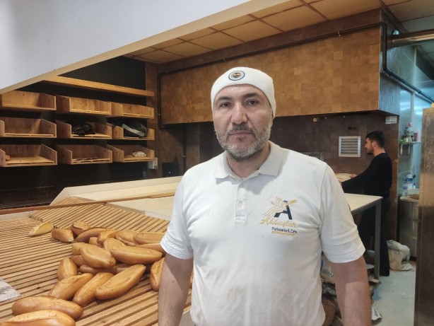 Foto - Ukrayna’dan dönüp depremzedeler için ekmek dağıtmaya başladı