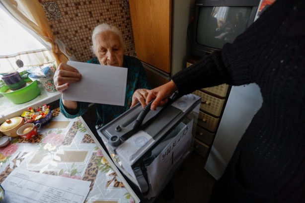 Foto - Ukrayna'dan referanduma tepki!
