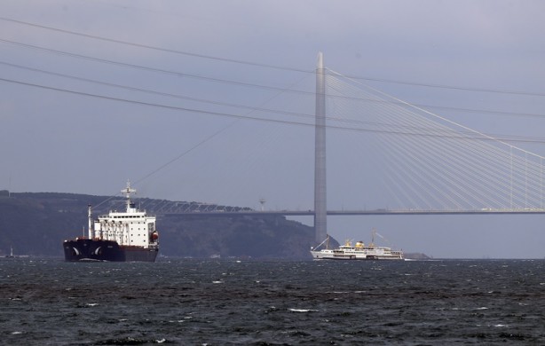 Foto - Ukrayna'dan yola çıkan gemi İstanbul'dan hareket etti