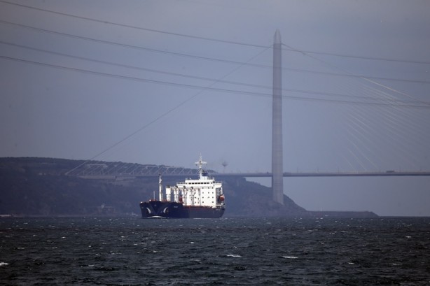 Foto - Ukrayna'dan yola çıkan gemi İstanbul'dan hareket etti