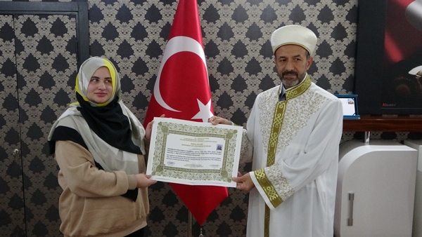 Ukraynalı kadın Malatya'da Müslüman oldu