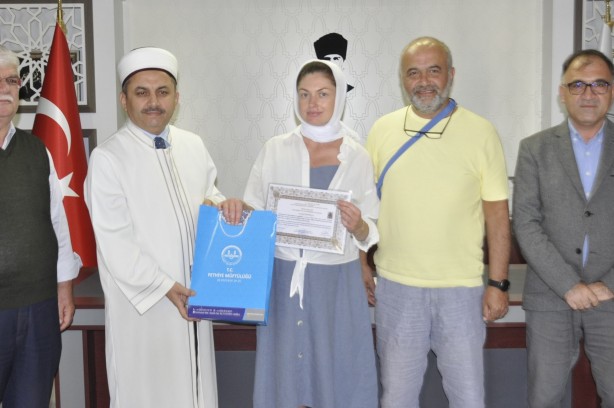Foto - Ukraynalı kadın Müslümanlığı seçti