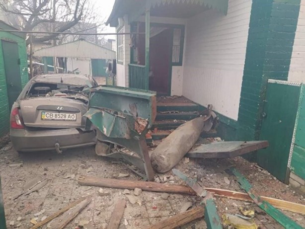 Foto - Ukraynalılar düşürülen Rus uçağının pilotunu yakaladı