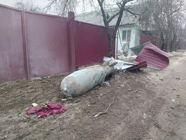 Foto - Ukraynalılar düşürülen Rus uçağının pilotunu yakaladı