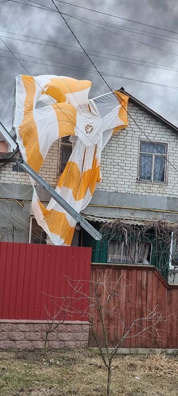 Foto - Ukraynalılar düşürülen Rus uçağının pilotunu yakaladı