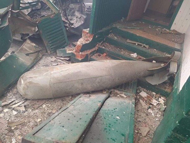 Foto - Ukraynalılar düşürülen Rus uçağının pilotunu yakaladı