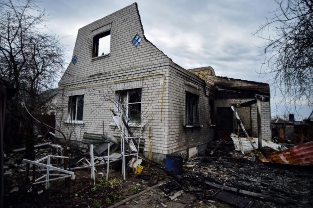 Foto - Ukraynalılar her evin kapısına yazdı, Ruslar umursamadı! Film gibi görüntüler