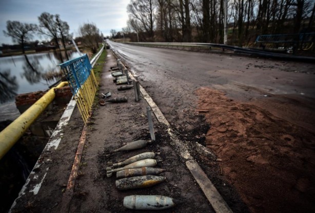 Foto - Ukraynalılar her evin kapısına yazdı, Ruslar umursamadı! Film gibi görüntüler