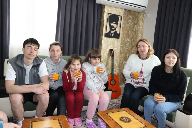 Foto - Ukraynalılara evini açtı! Gündem oldu