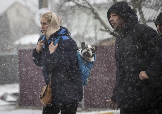 Foto - Ukraynalıların çilesi kar yağışı altında devam etti