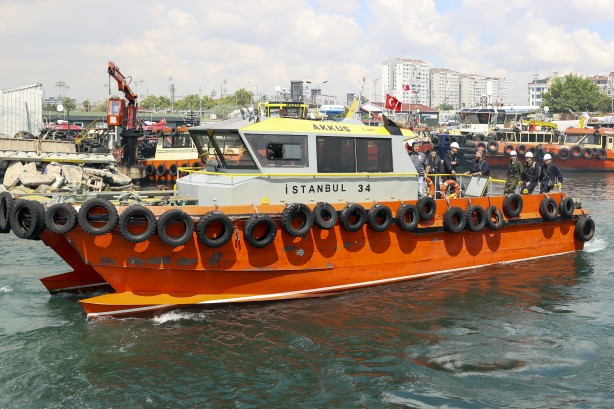 Foto - Ukrayna'ya giden gemiye İstanbul'da denetim