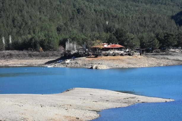 Foto - Ula Göleti'nde su seviyesinde düşüş