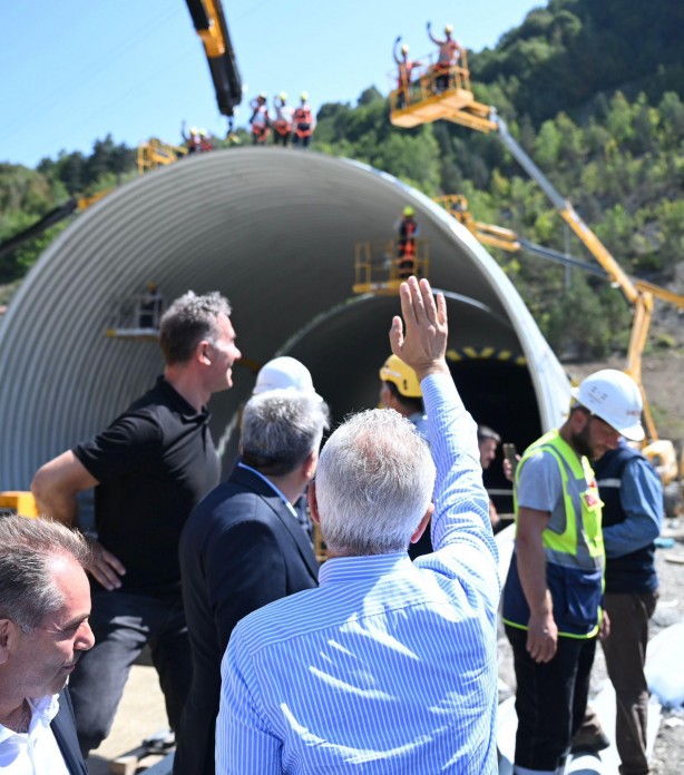 Foto - Ulaştırma Bakanı tarih verdi Bolu Dağı Tüneli’nde sona doğru