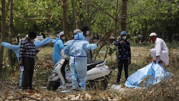 Foto - Ülke felaketi yaşıyor! Oksijen ve remdesivir karaborsaya düştü