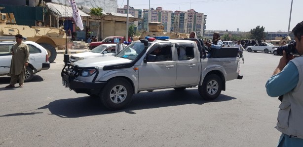 Foto - Ülke fena halde karıştı! Taliban'dan flaş talimat