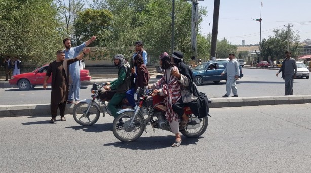 Foto - Ülke fena halde karıştı! Taliban'dan flaş talimat