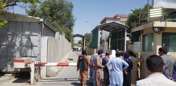 Foto - Ülke fena halde karıştı! Taliban'dan flaş talimat