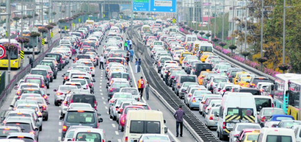 Ülke genelinde Araçlar için devir ve tescil işlerinde beklenmedik büyük değişiklik! Araçları olanlar ‘karekod’ uygulaması çıkarıldı