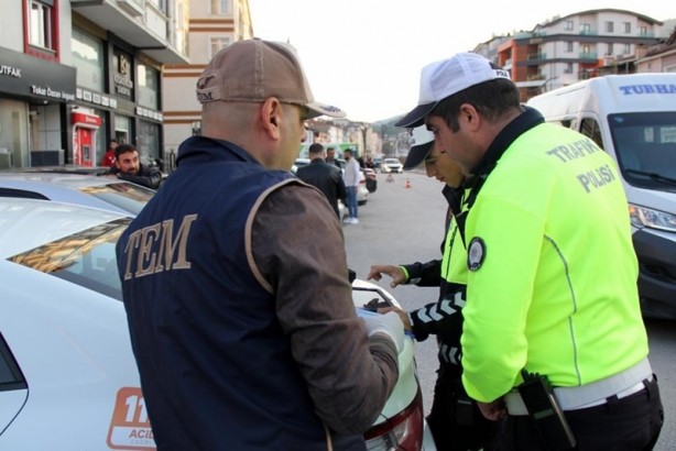 Foto - Ülke genelinde 'Huzurlu Sokaklar ve Terör Suçları Uygulaması'