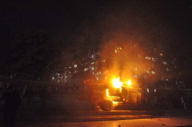 Foto - Ülke karıştı! Göstericiler cezaevinden cumhurbaşkanını kaçırdı